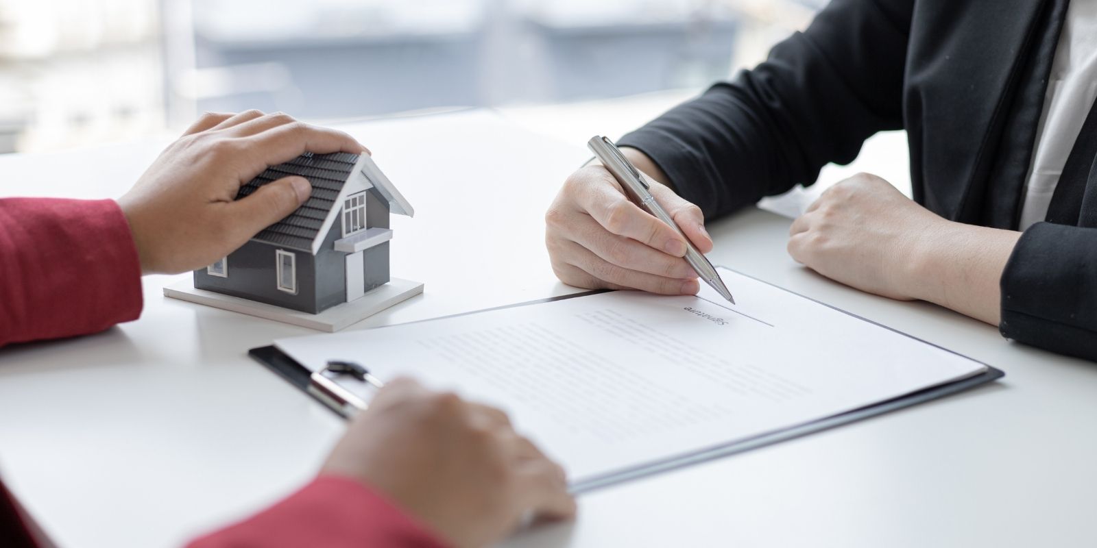 Verifica la titularidad real del terreno: claves para no comprar sueños vacíos