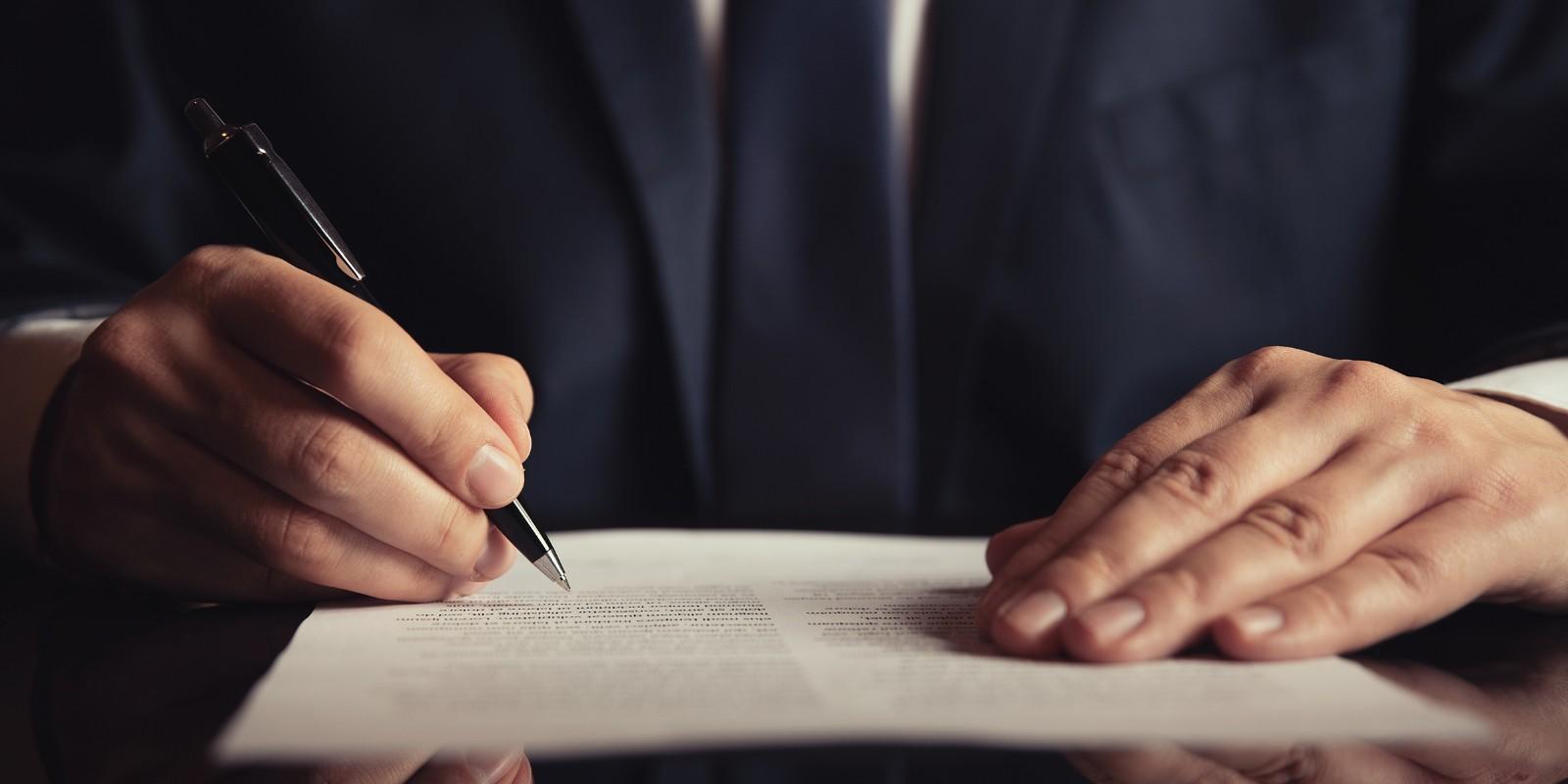 ¿Cómo llenar y presentar correctamente el modelo de instancia para certificar una propiedad en República Dominicana?